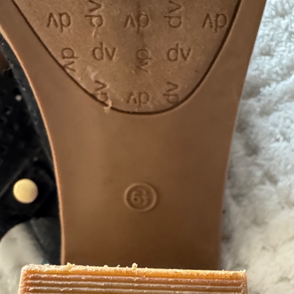 ✨🖤 Like New - DV Black Perforated Heeled Sandals – Women’s Size 6.5 - Picture 9 of 10